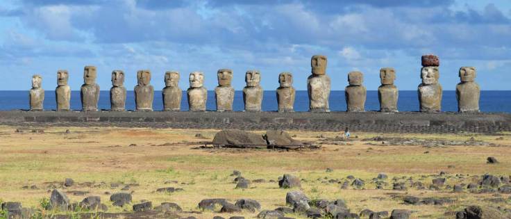ahu-tongariki-moai-statues-easter-island-ahu-tongariki-woman-child-1400x600